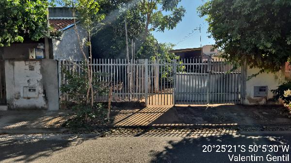 Casa • 2 dorm • Jardim Campo Belo • Valentim Gentil/SP
