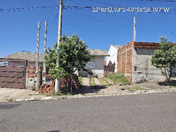 Casa • 2 dorm • Res Angelo Sposito • Marilia/SP
