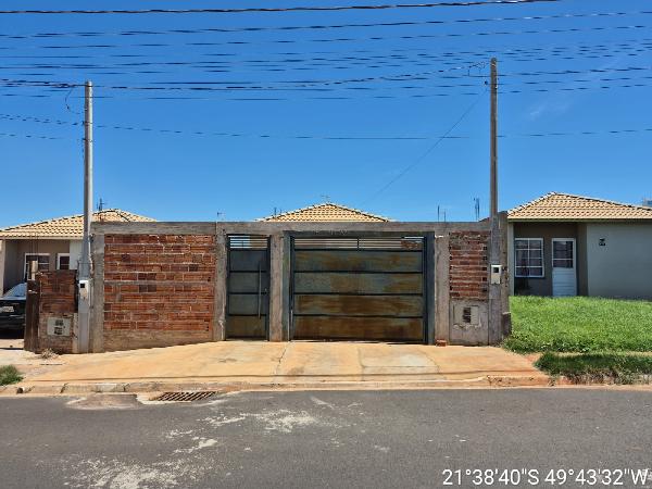 Casa • 2 dorm • Residencial Santana • Lins/SP