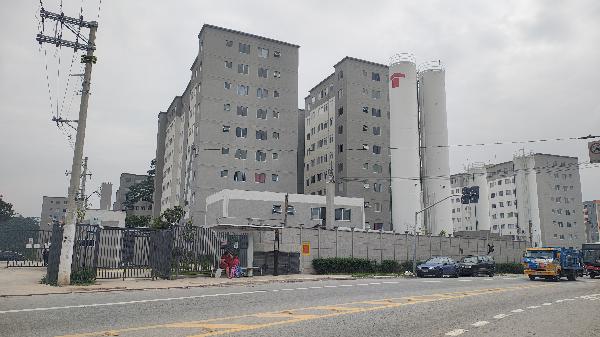 Apartamento • 2 dorm • Vila Carmosina • Sao Paulo/SP