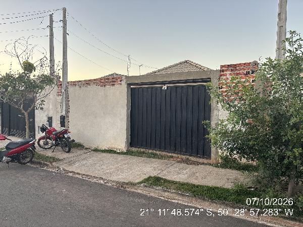 Casa • 2 dorm • Conjunto Habitacional Luana Ii • Aracatuba/SP